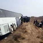 انحراف اتوبوس در شیراز؛ ۲۲ نفر مصدوم شدند